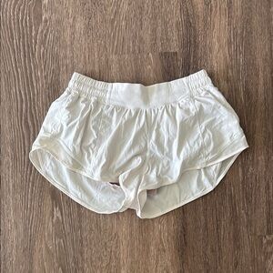 Lululemon Women’s Hotty Hot Shorts Size 8 White